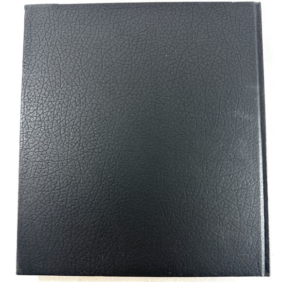 Lladró: The Magic World of Porcelain Hardcover 1989 Collector Reference Book - Picture 3 of 7